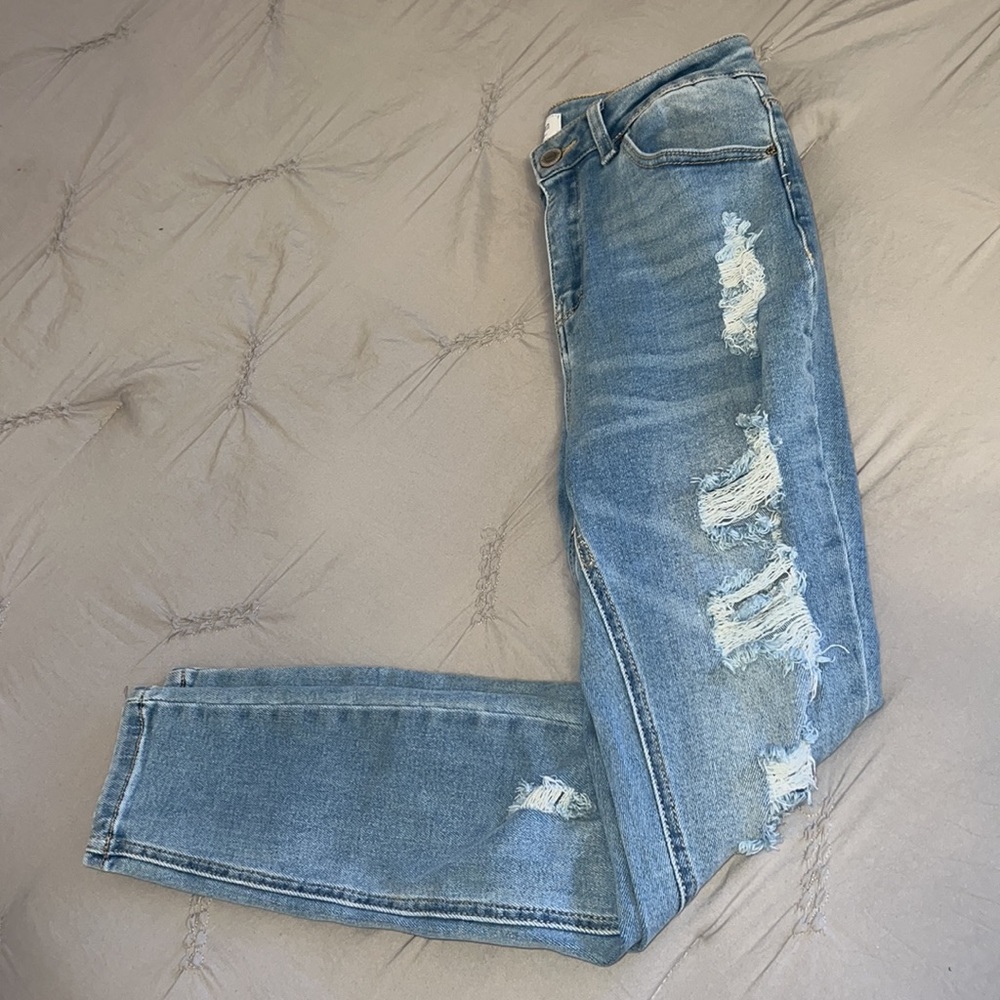 Ripped skinny jeans